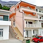Emilija Apartman *