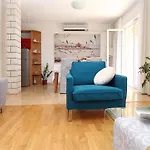 Emilija * Makarska
