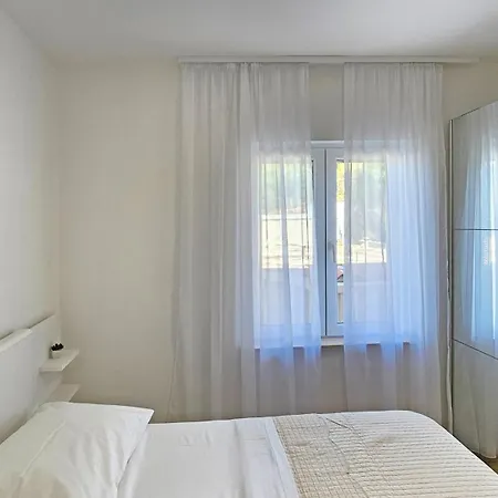 Emilija Apartment Makarska